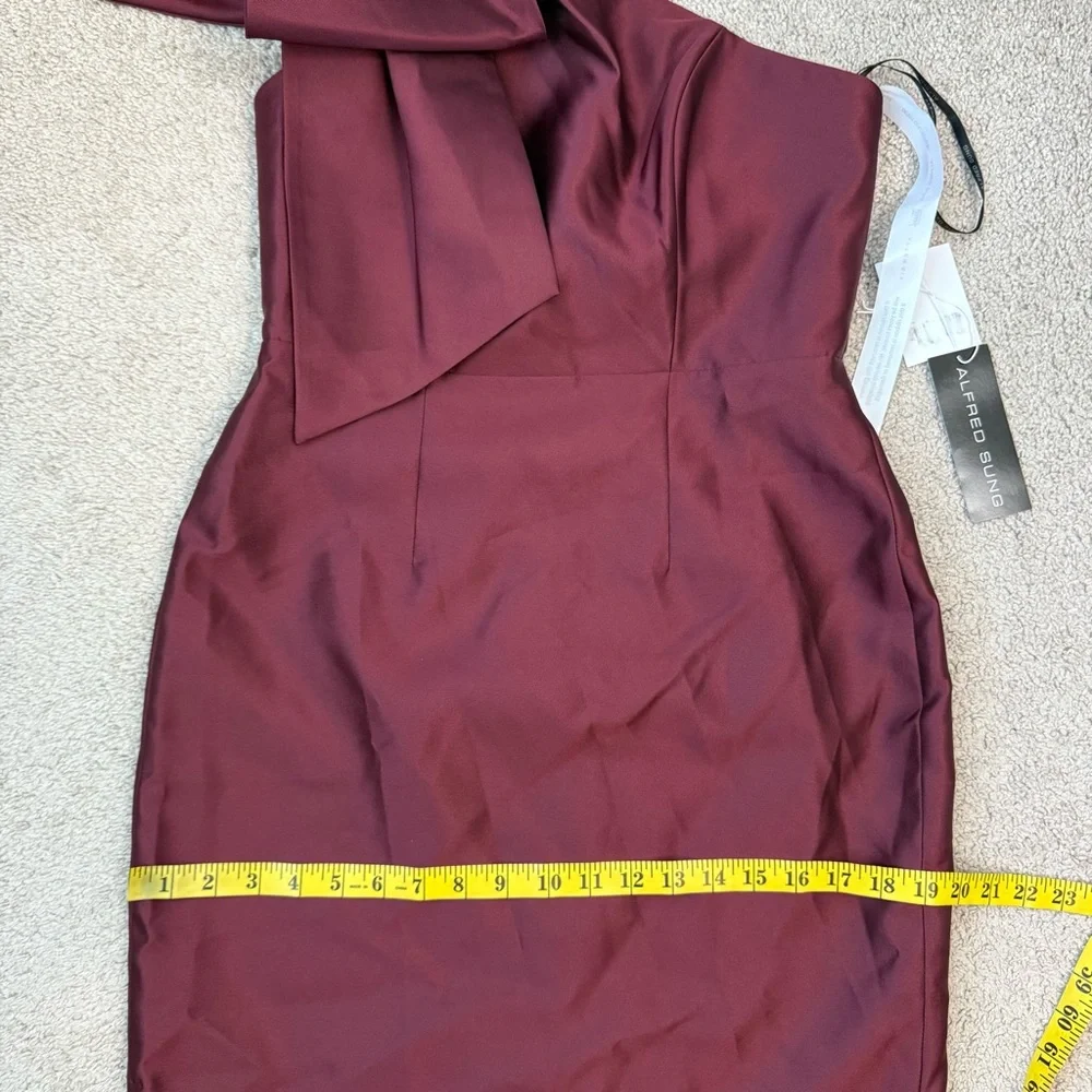 ALFRED SUNG One-Shoulder Bow-Accent Maxi Dress in Burgundy - Picture 7 of 8